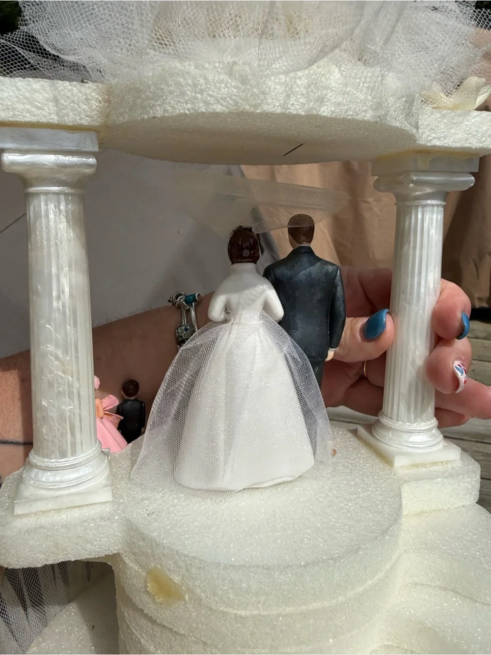 VintageClassic White & Pink Wedding Cake Topper - Elegant Bridal Party Figurine